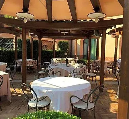 מלון La Cantina 4*