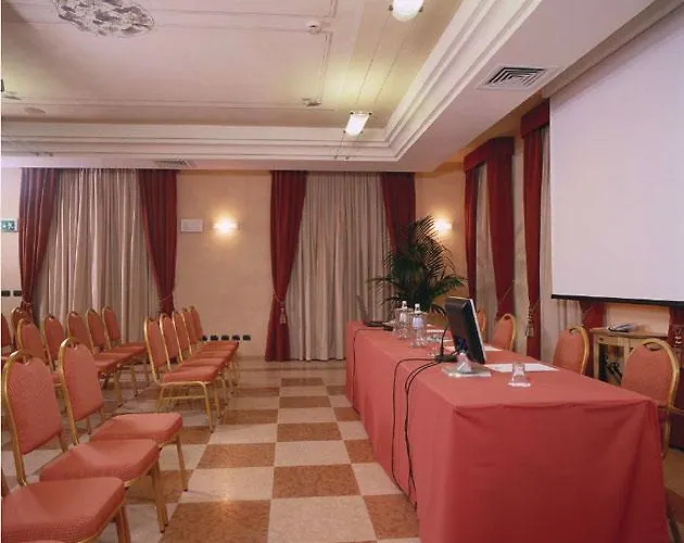 ホテル La Cantina 4*